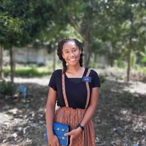 Meet your Posher, Olivia